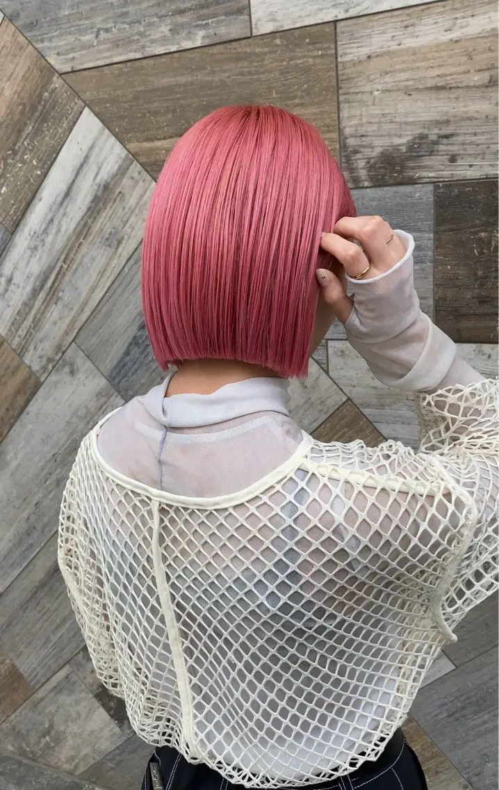 ミディアム カラー 切りっぱなしボブ ハイトーンカラー ピンクカラー ボブ ✨原宿ハイトーン ブリーチ職人菊池のヘアスタイル