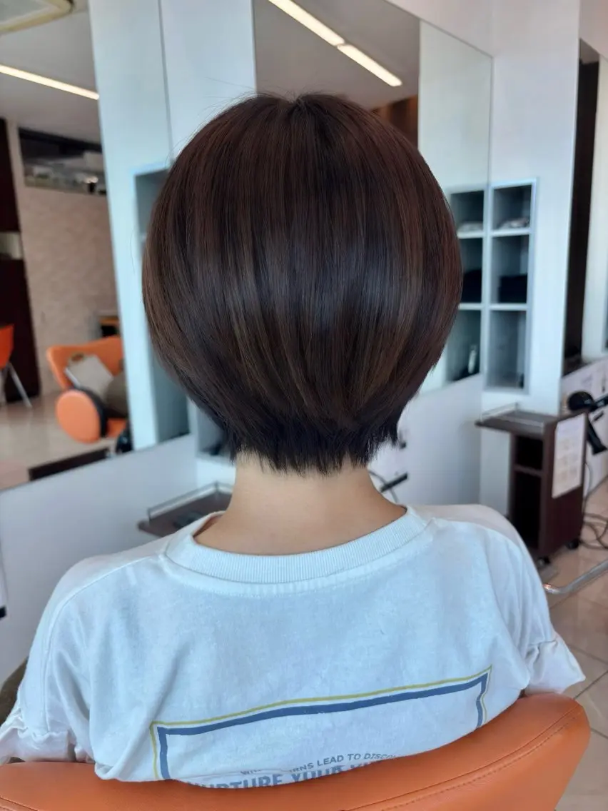 ショート カラー ブラウンカラー オレンジ ヘアカラー 米本 実桜のヘアスタイル