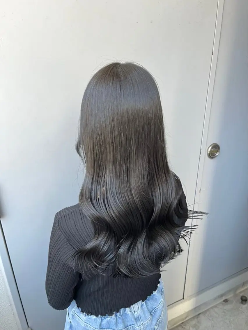 カラー ヘアカラー 上田 瑠海音のヘアスタイル