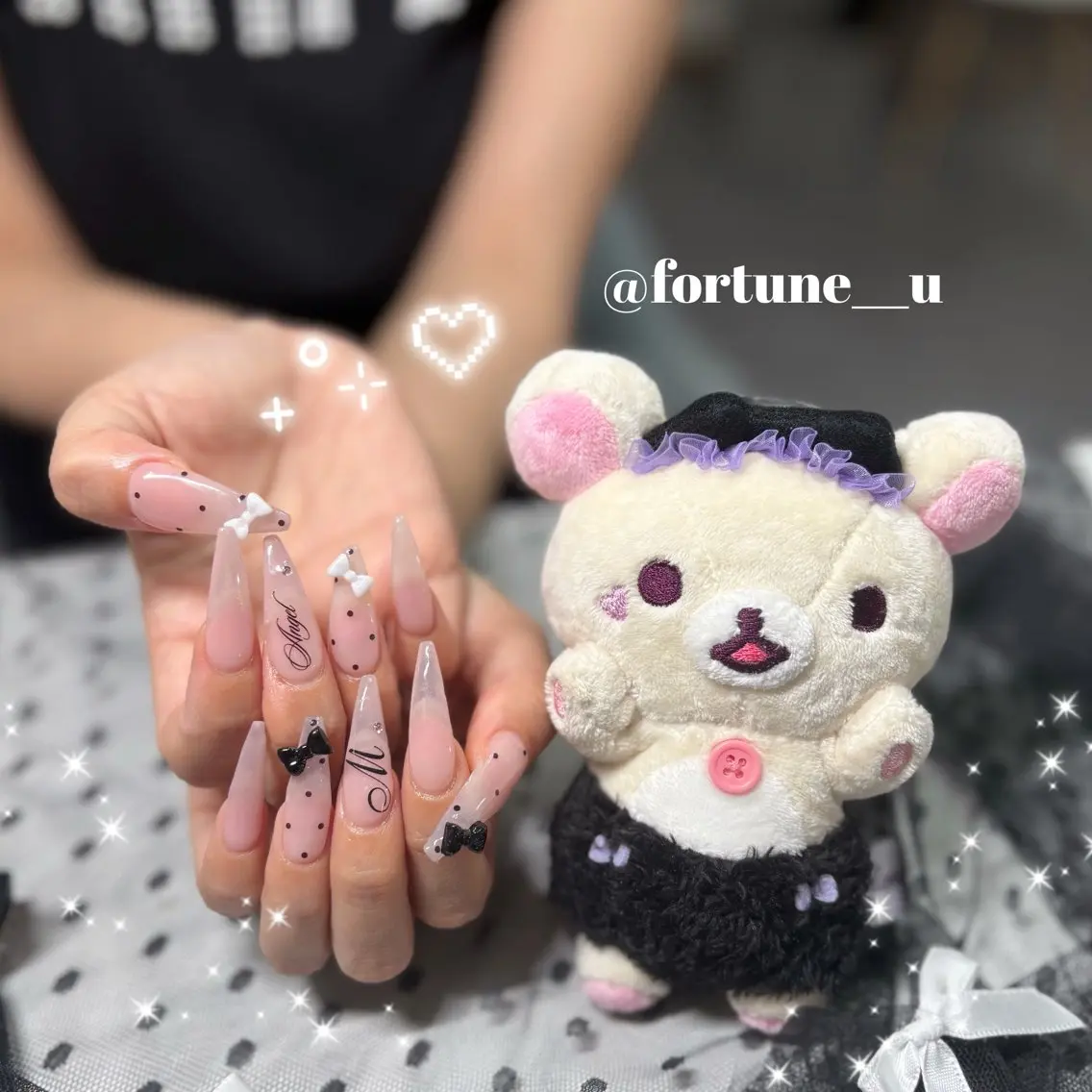 ネイル ドット ガーリー 韓国ネイル 持ち込み ワンホンネイル ハンドネイル 💜✩.* Yuuna💜のネイルデザイン