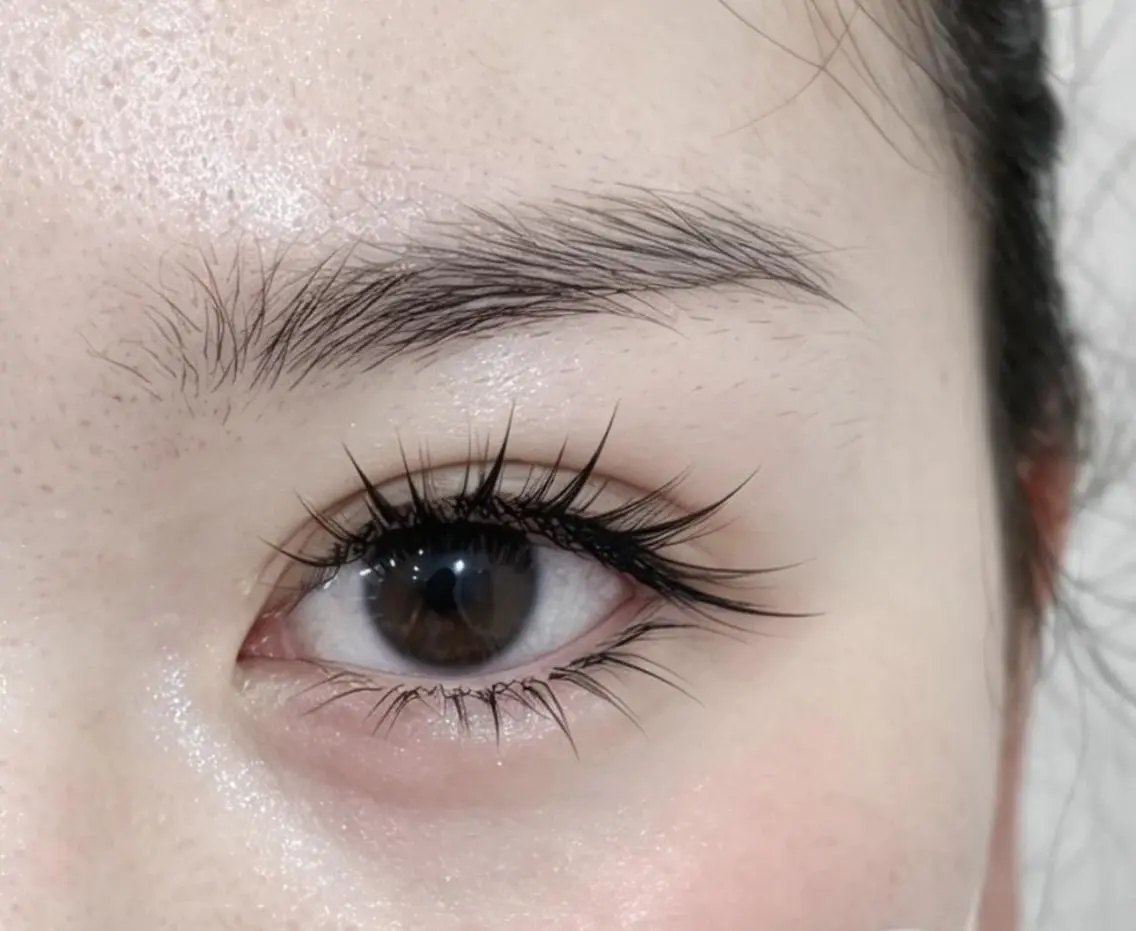 マツエク・マツパ 束感まつ毛 韓国風マツエク 下まつげエクステ ワンホンマツエク ユキ🍀アイラッシュ 🔮新大久保のマツエク・マツパデザイン