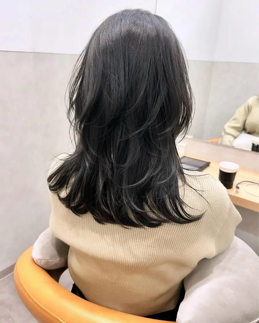 セミロング カラー ENDO Kのヘアスタイル
