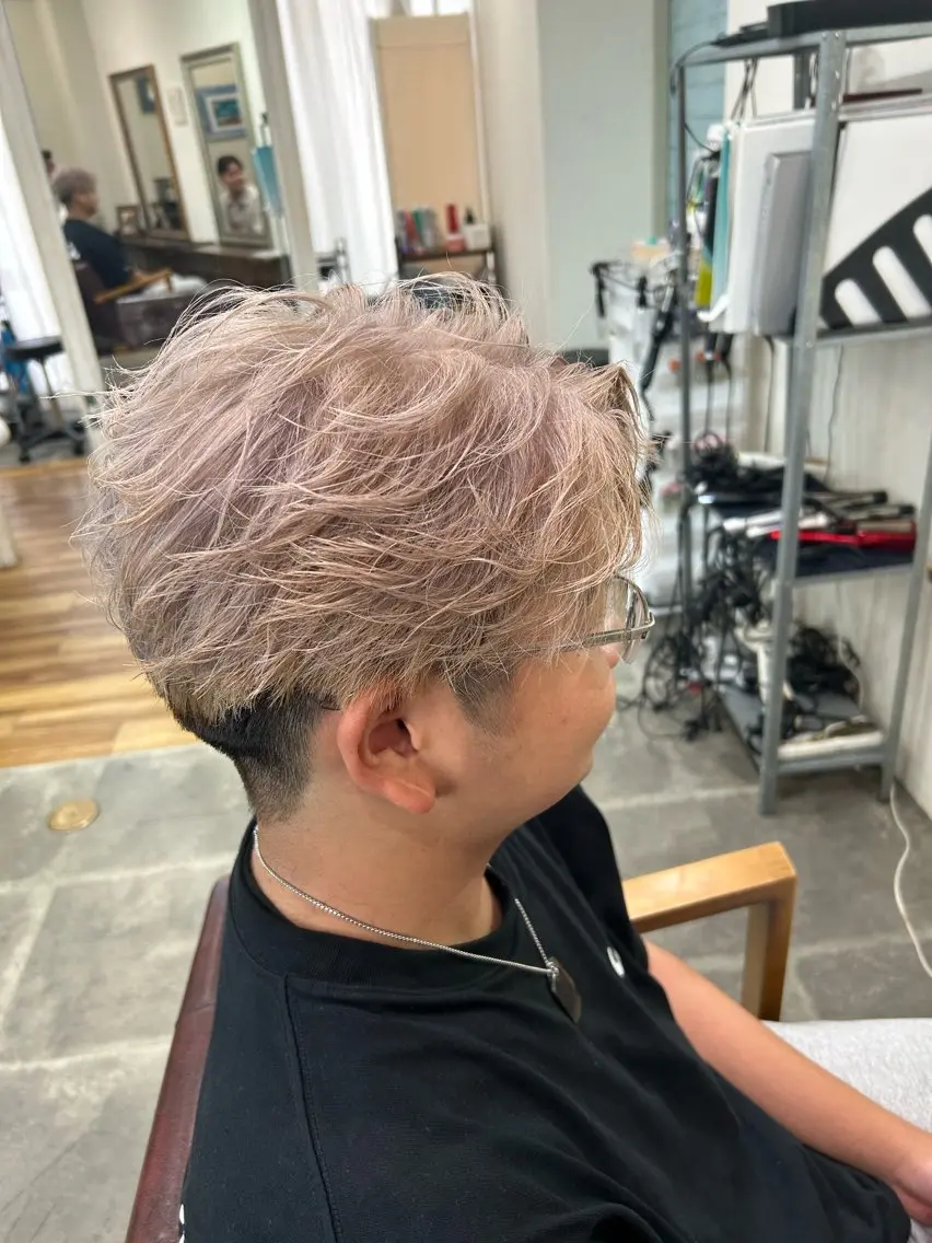 ショート カラー メンズ メンズブリーチ ブリーチ カット ヘアカラー トリートメント メンズパーマ 髪質改善☆有馬のヘアスタイル