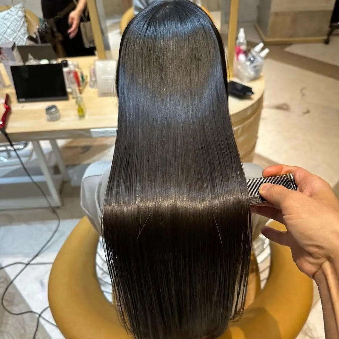 ロング 縮毛矯正 新川 月菜のヘアスタイル