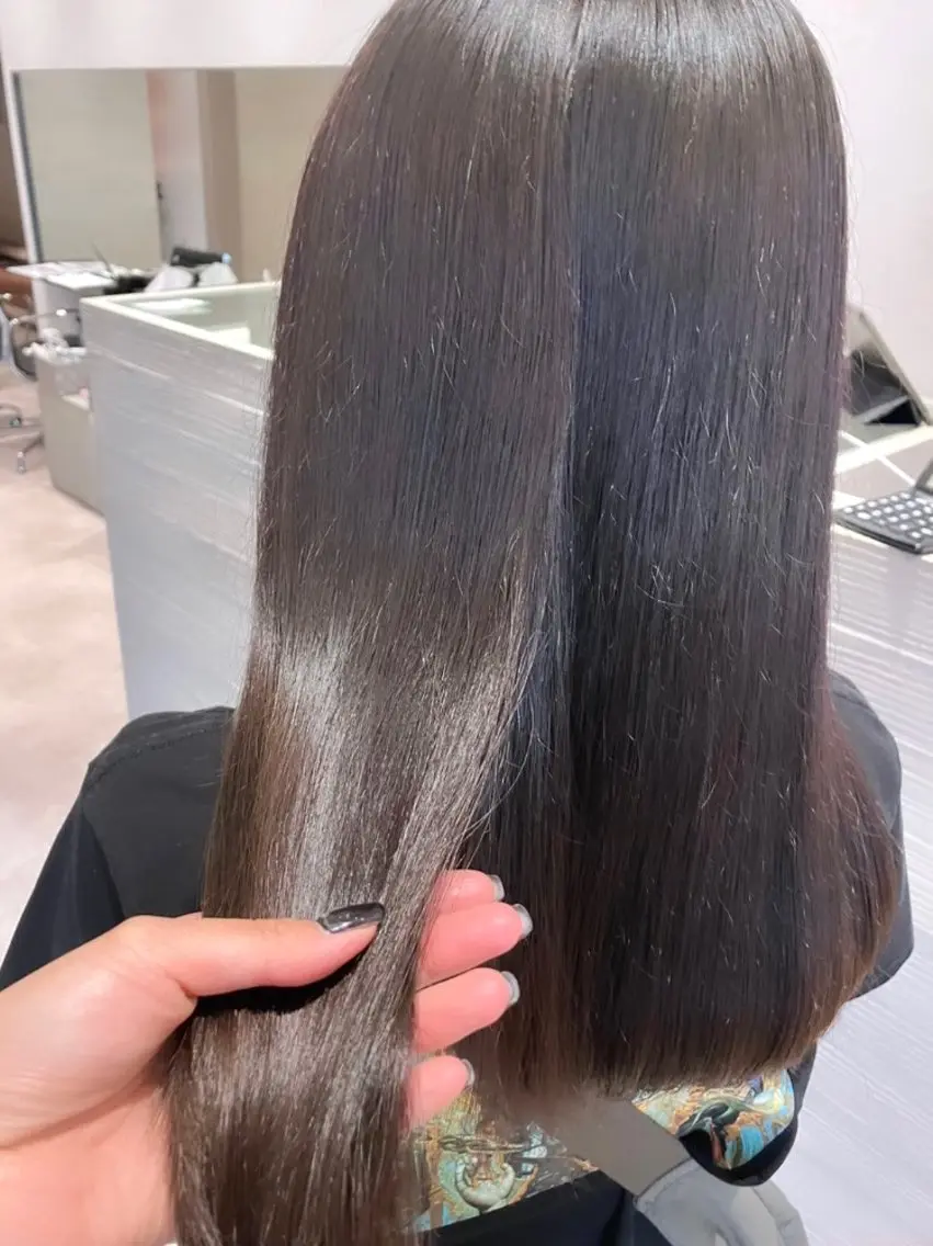 ロング カラー ブラウンカラー トリートメント サキ🤍ハイトーン 🩰くびれ巻きヘアのヘアスタイル
