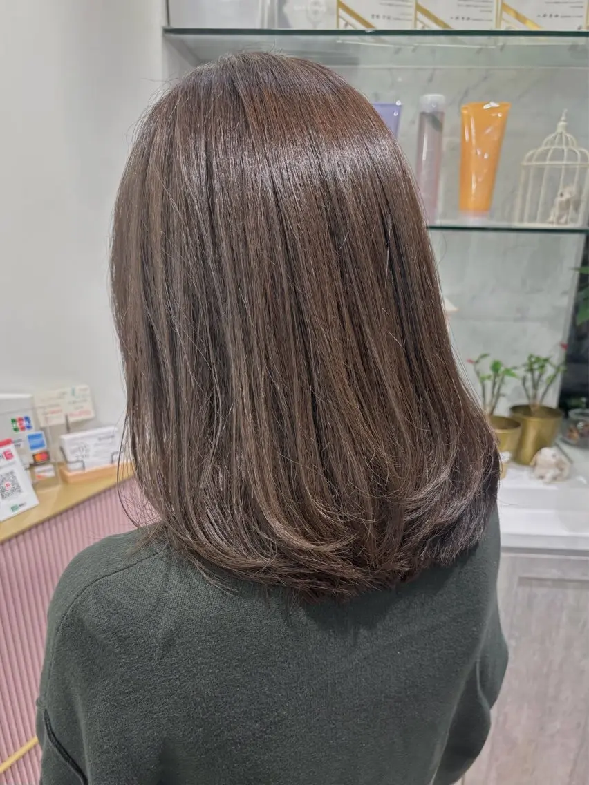 セミロング カラー カット ヘアカラー トリートメント 赤み消しカラー/ レイヤー/柳澤優名のヘアスタイル