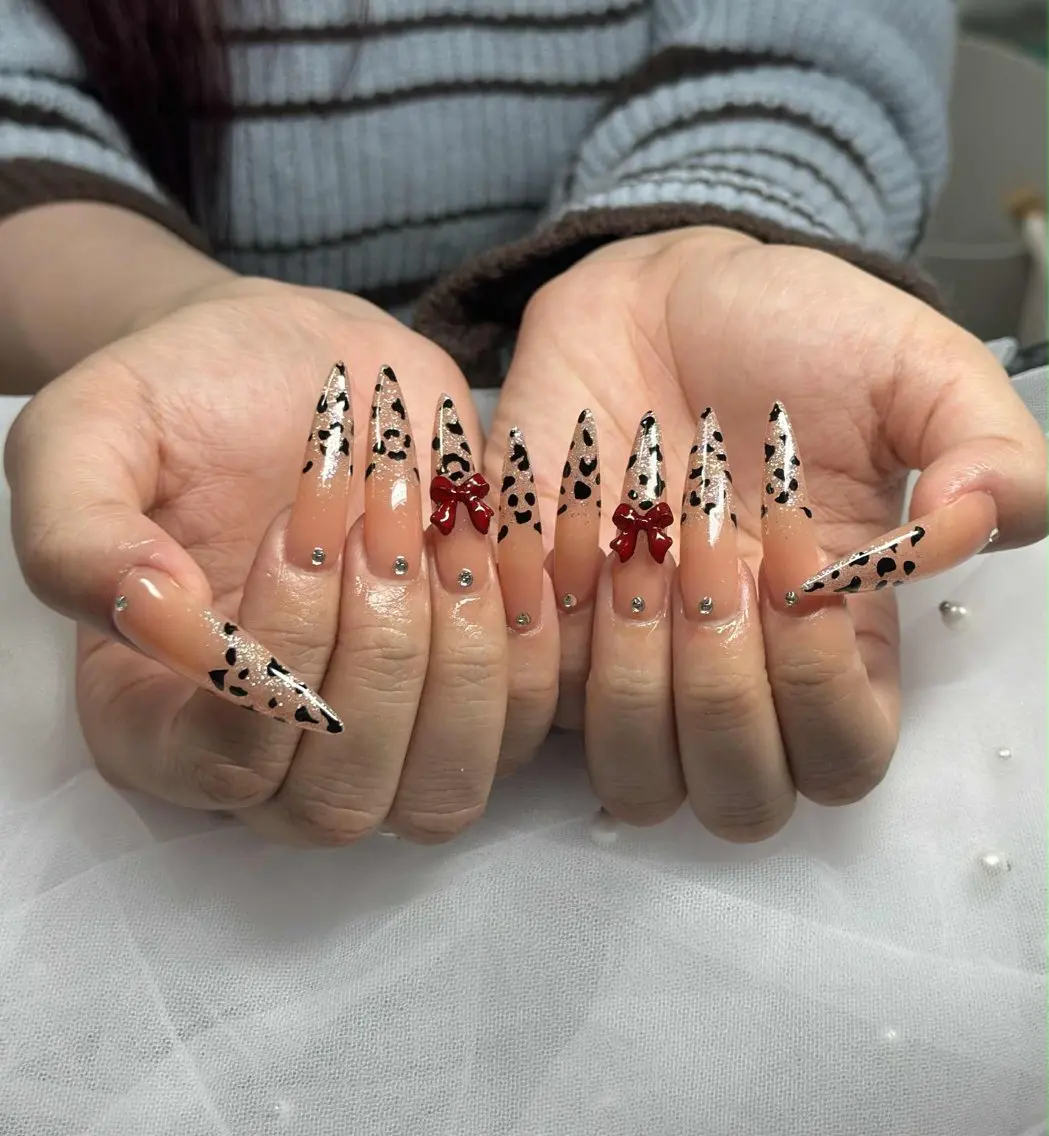 ネイル オーロラネイル フレンチネイル グラデーション 氷ネイル・うるうるネイル キラキラネイル H.baby Nail Salonのネイルデザイン
