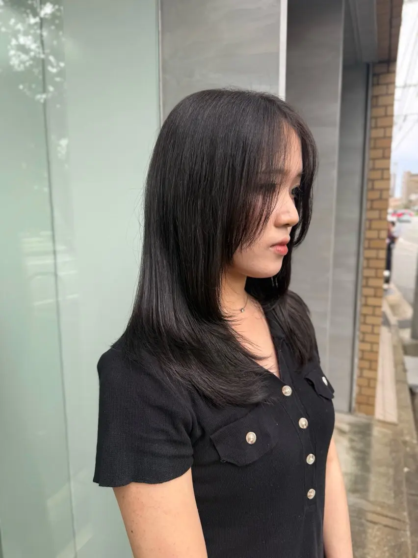 セミロング ヘアカラー トリートメント qpulaあいみ 透明感カラーのヘアスタイル