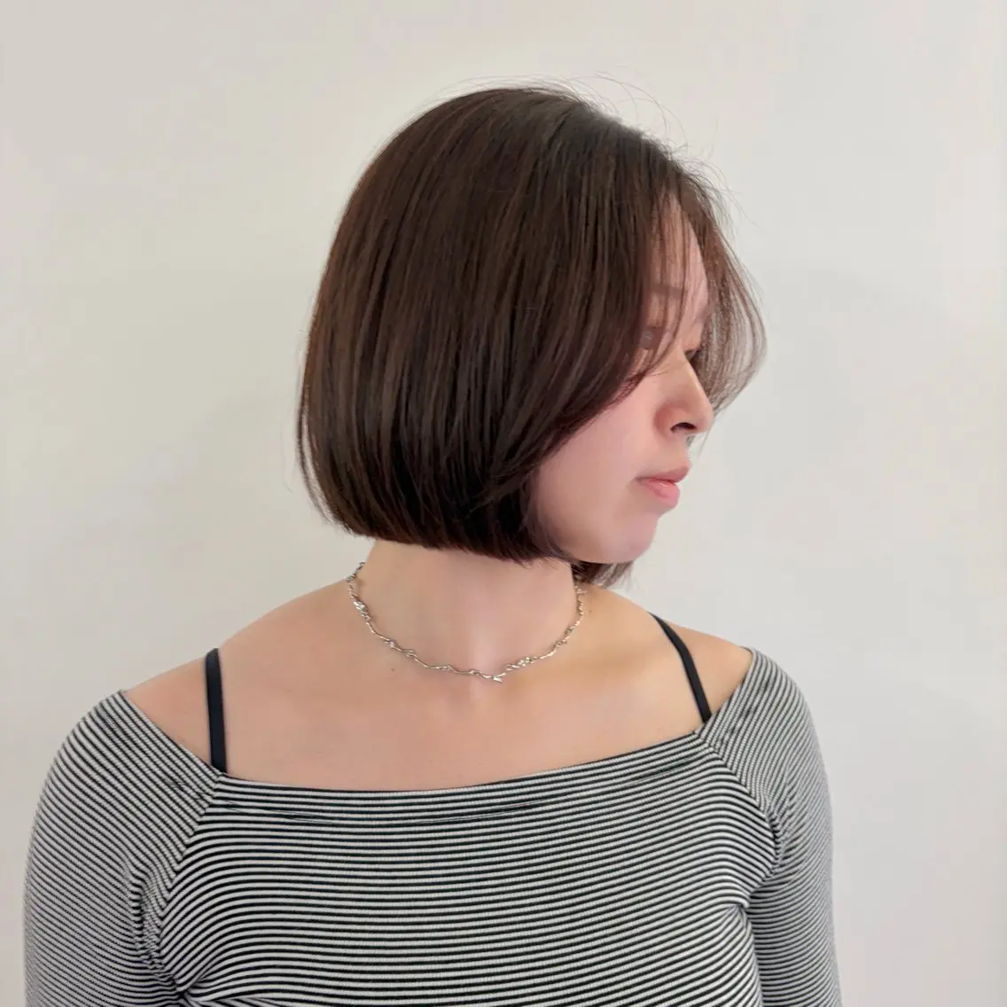ミディアム ボブ 顔まわりレイヤー レイヤーカット ヘアカラー レイヤー/透明感 カラー/ホノカのヘアスタイル