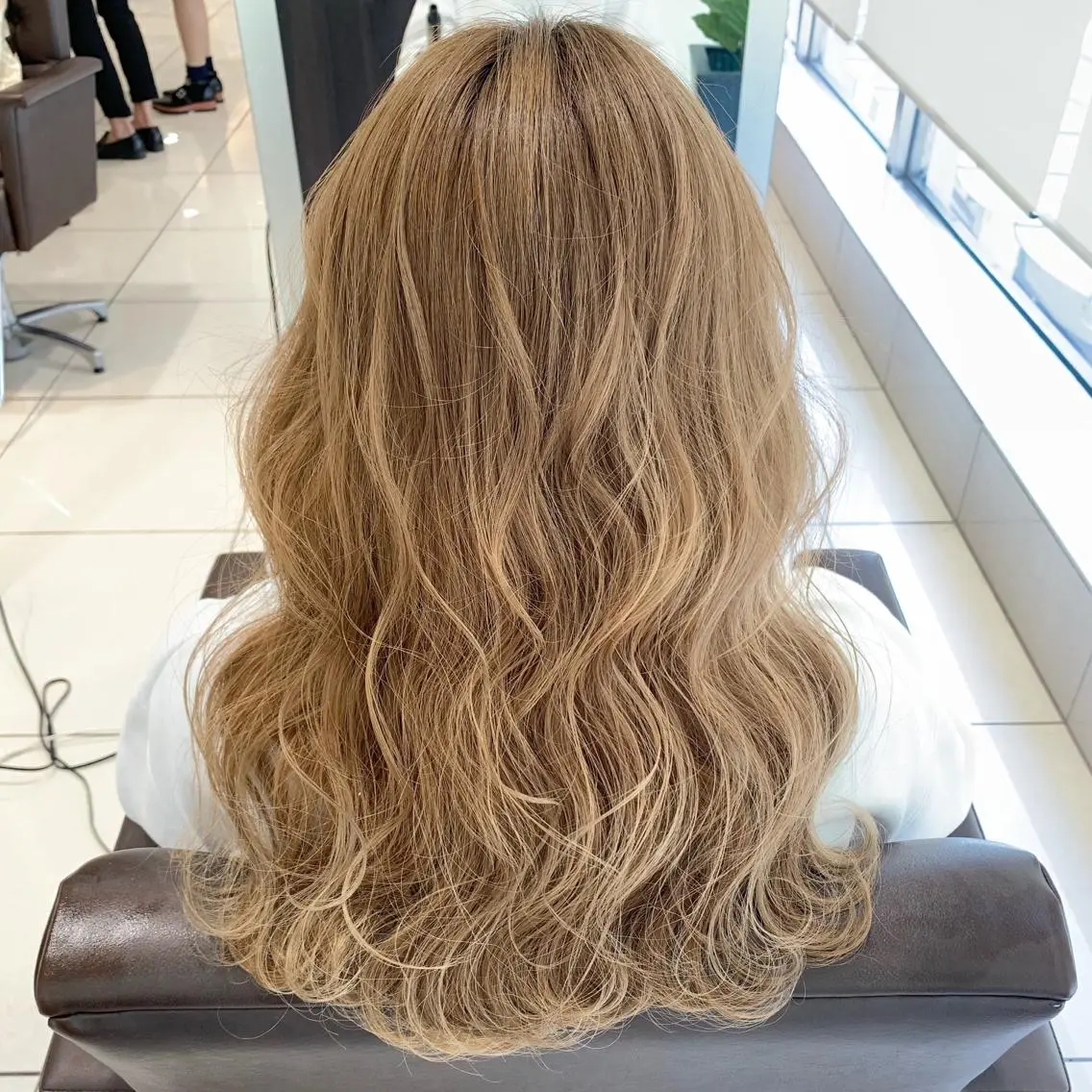 ロング カラー 透明感ハイトーン🦄 キラ🌈のヘアスタイル