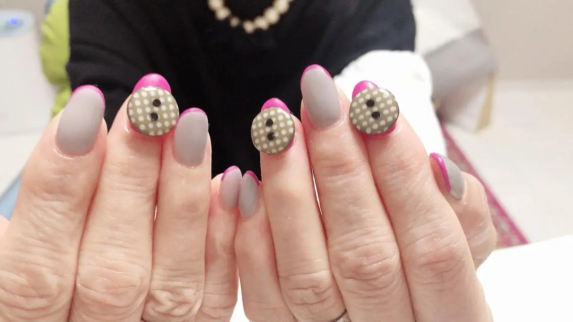 ネイル mano nella manoのネイルデザイン