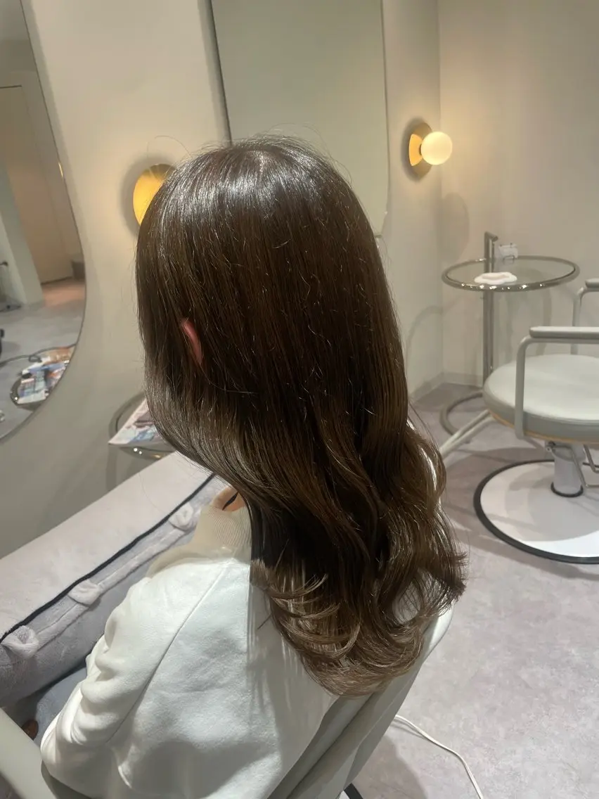 ロング 廣岡 采音のヘアスタイル