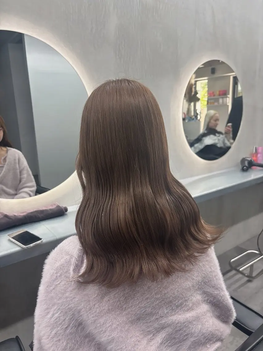 ロング カラー ヘアカラー ベージュ/グレージュ 🧸あやか/表参道のヘアスタイル