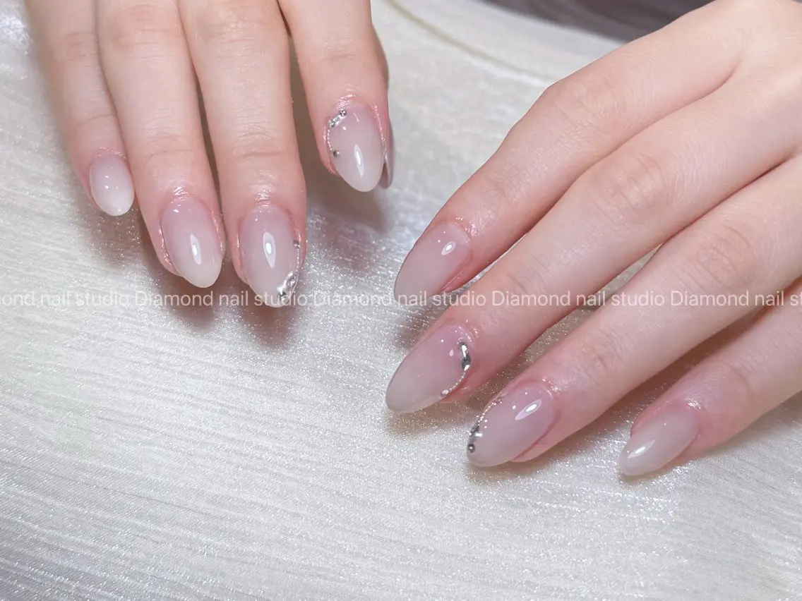 ネイル アートネイル オーロラネイル フラッシュネイル ガーリー キラキラネイル ハンドネイル Una NAILMANAMIのネイルデザイン