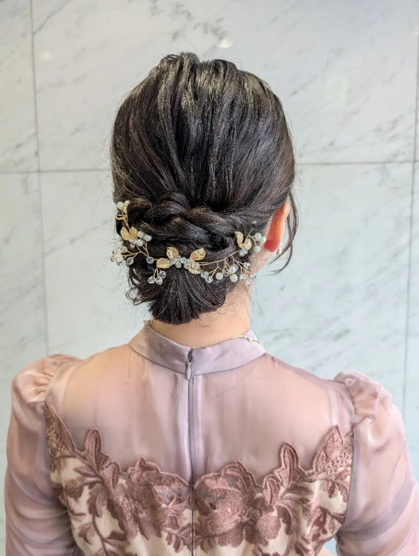 ヘアアレンジ セミロング 仁科 美乃里のヘアスタイル