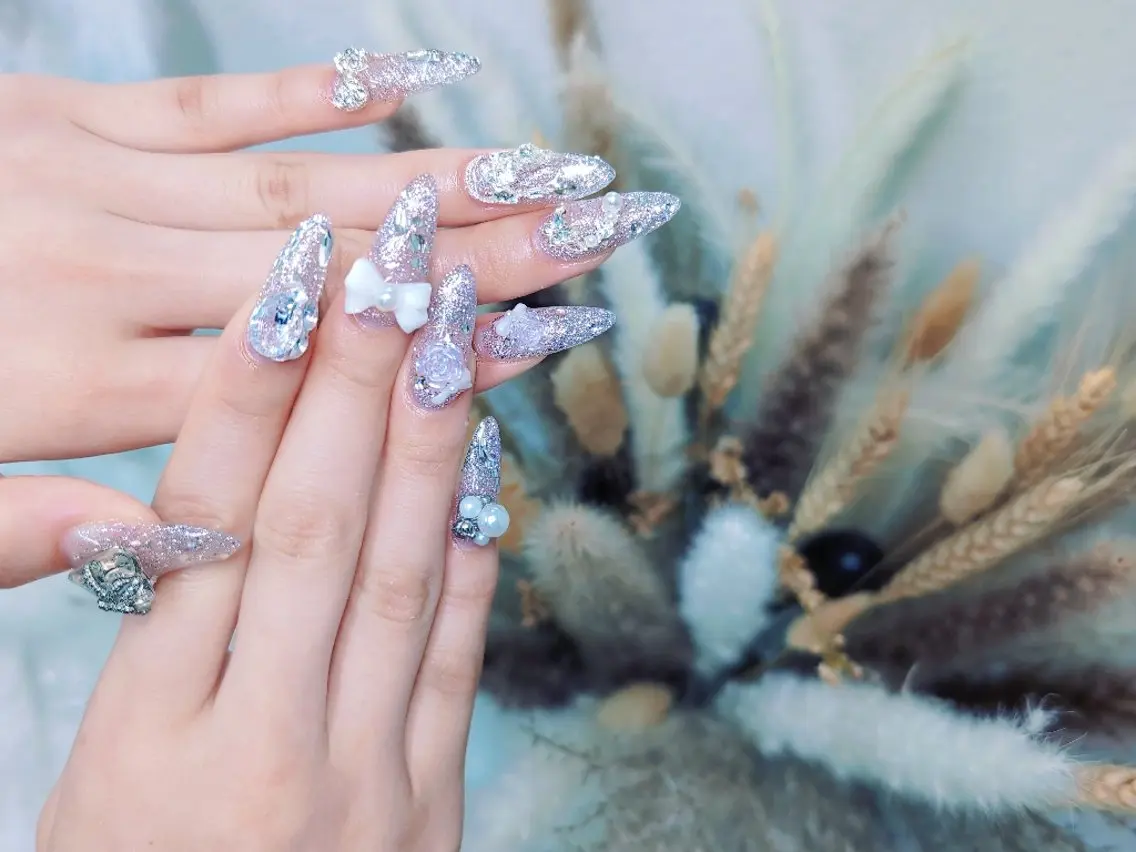 ネイル 長さ出し ジェルネイル キラキラネイル ラメ(グリッター) ニュアンスネイル Chouette Nailのネイルデザイン