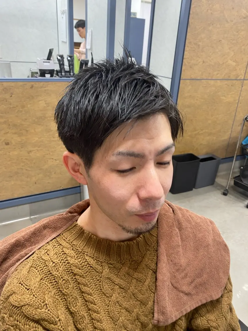 ミディアム 湯浅 俊貴のヘアスタイル