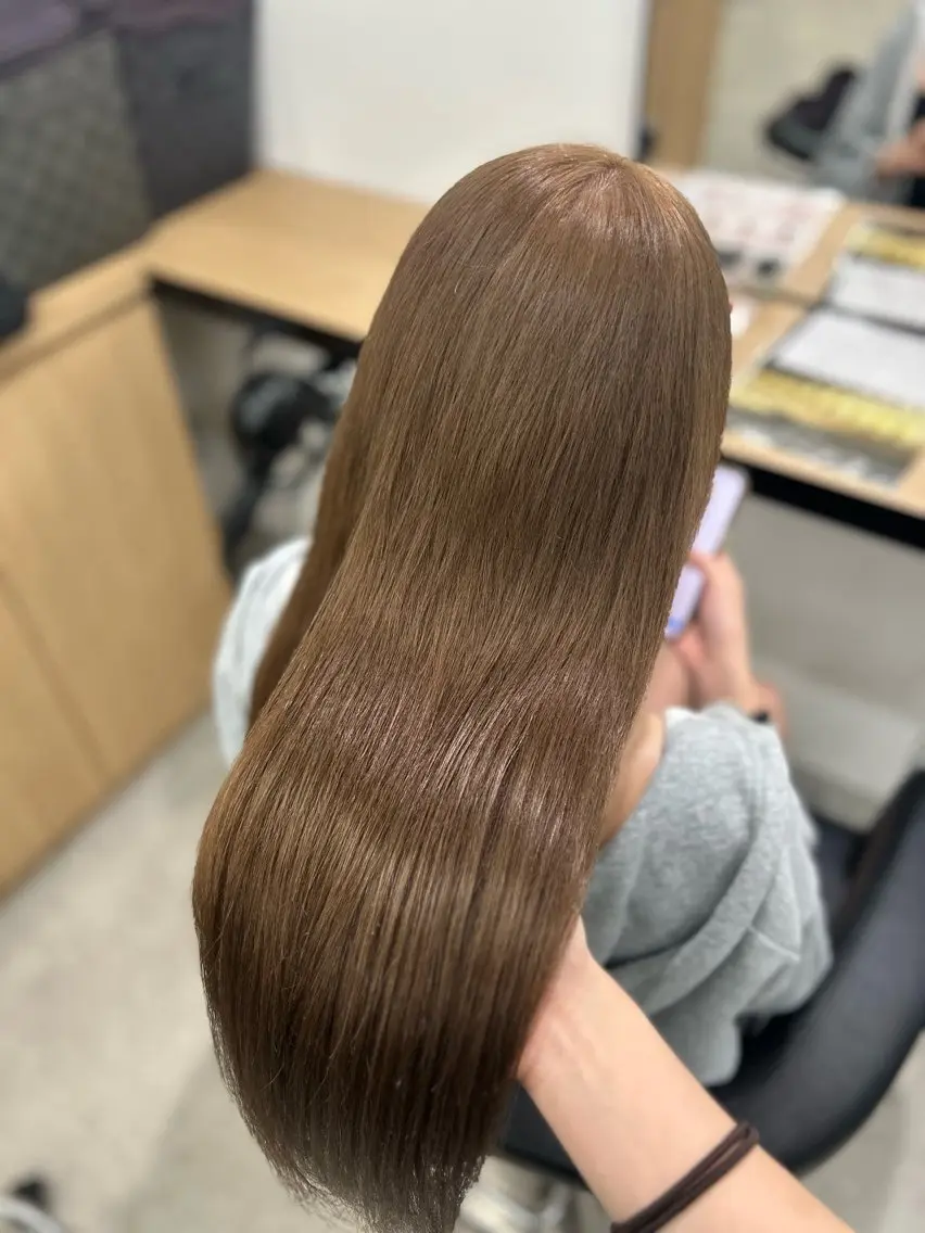 ロング カラー ヘアカラー トリートメント ヘッドスパ ヘアセット YUKA🤍ベージュ /ミルクティーのヘアスタイル