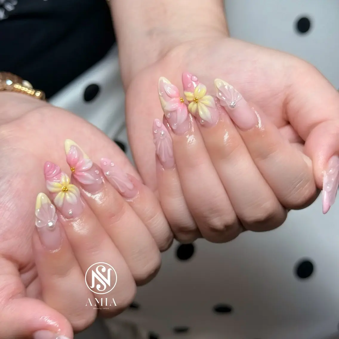 ロング ハンドネイル 🌟AMIA BEAUTY🌟のネイルデザイン