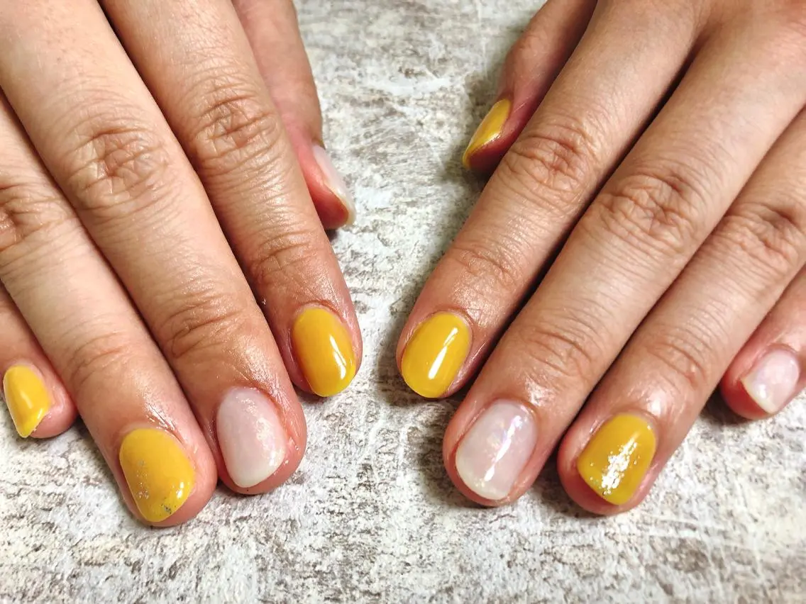 ネイル オーロラネイル 春ネイル ハンドネイル mogunail &blowのネイルデザイン