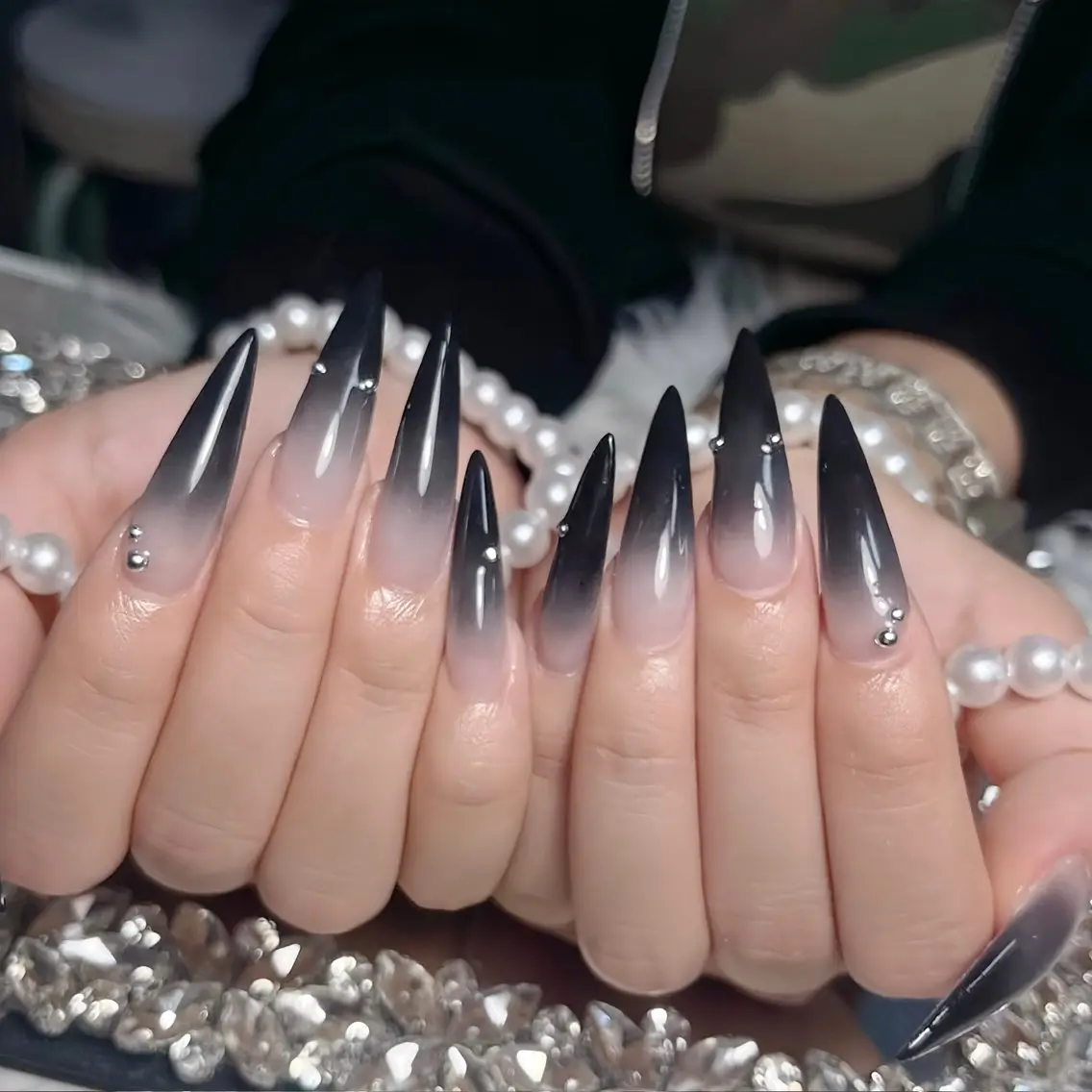 ネイル オーロラネイル 長さ出し フラッシュネイル フレンチネイル ジェルネイル ハンドネイル Amee Nail Salonのネイルデザイン