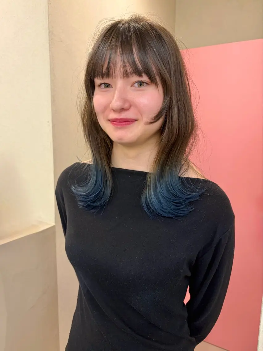 セミロング カラー ブルーカラー グラデーションカラー カット ヘアカラー 🍒鎌倉/ブリーチ /レイヤー/AI🍒のヘアスタイル