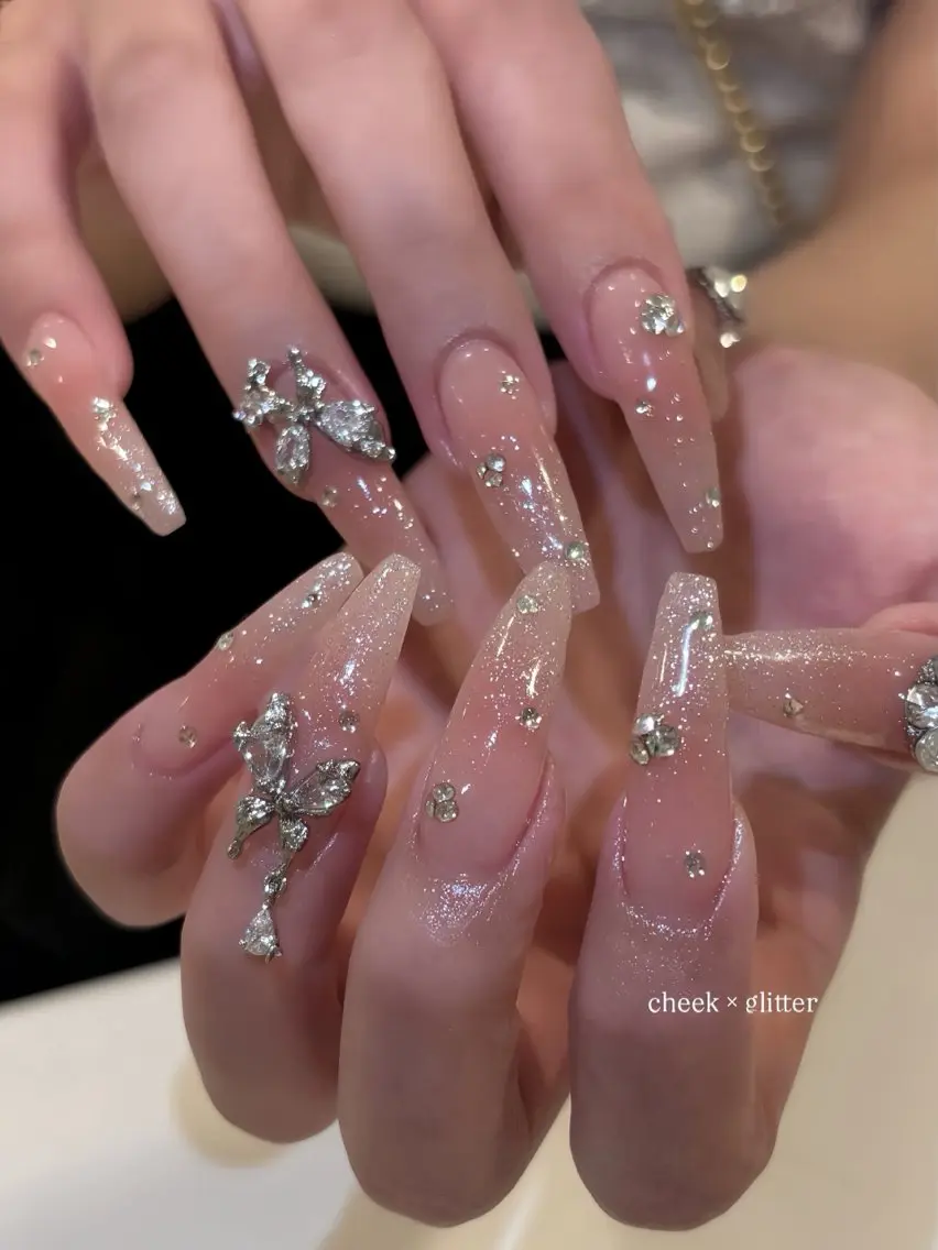 ネイル オーロラネイル チークネイル 桜ネイル クリアネイル ドット ハンドネイル Rin Nail 新大久保店のネイルデザイン