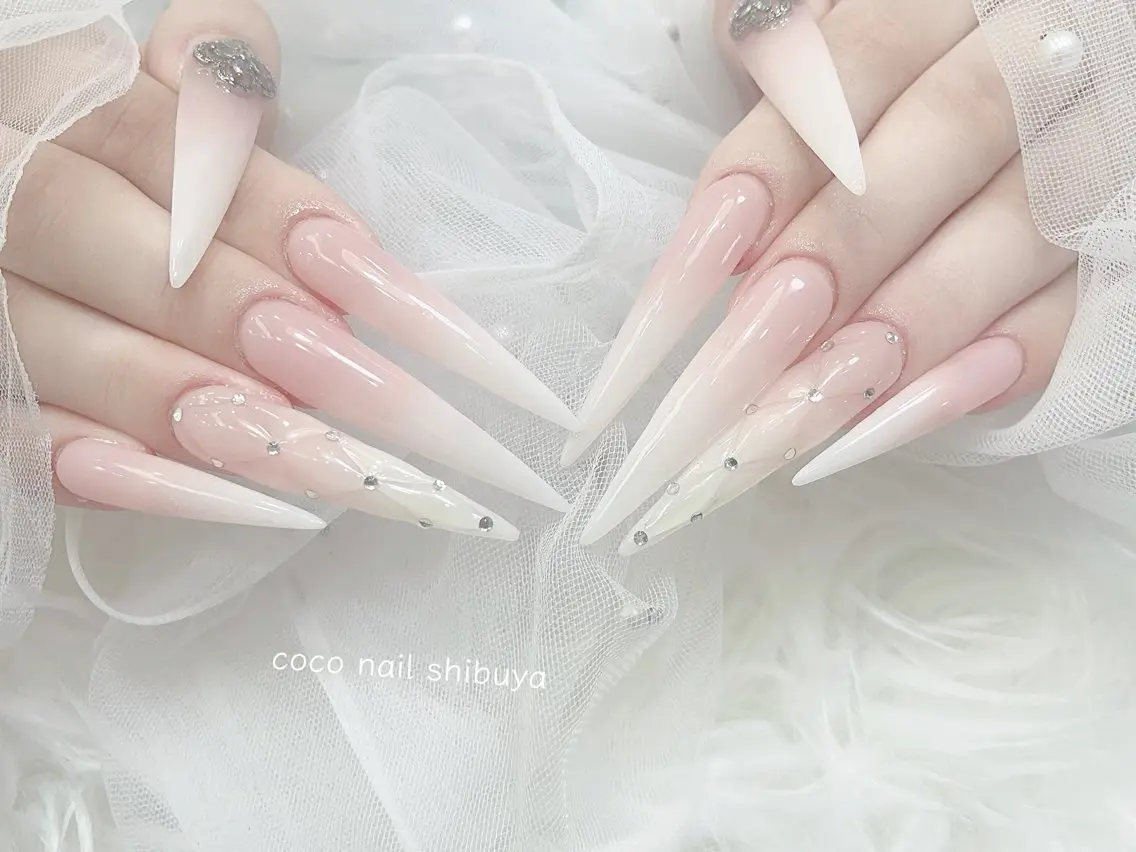 ネイル 長さ出し 韓国ネイル ロングネイル 持ち込み スーパーロングネイル ハンドネイル CoCo Nail 長さ出し専門店のネイルデザイン