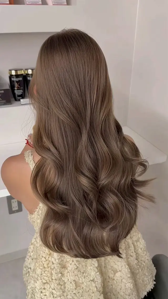 カラー モリシタ チョウのヘアスタイル