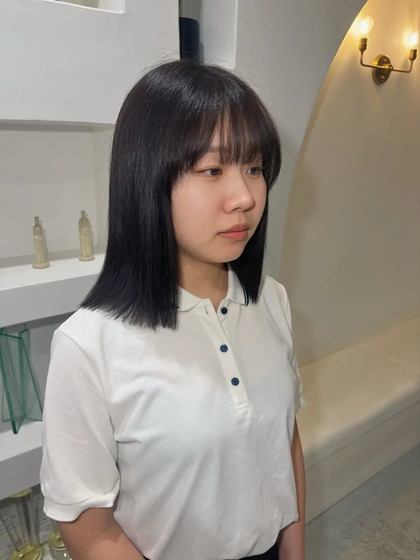 ミディアム カラー カット ヘアカラー 伊藤 ゆいなのヘアスタイル