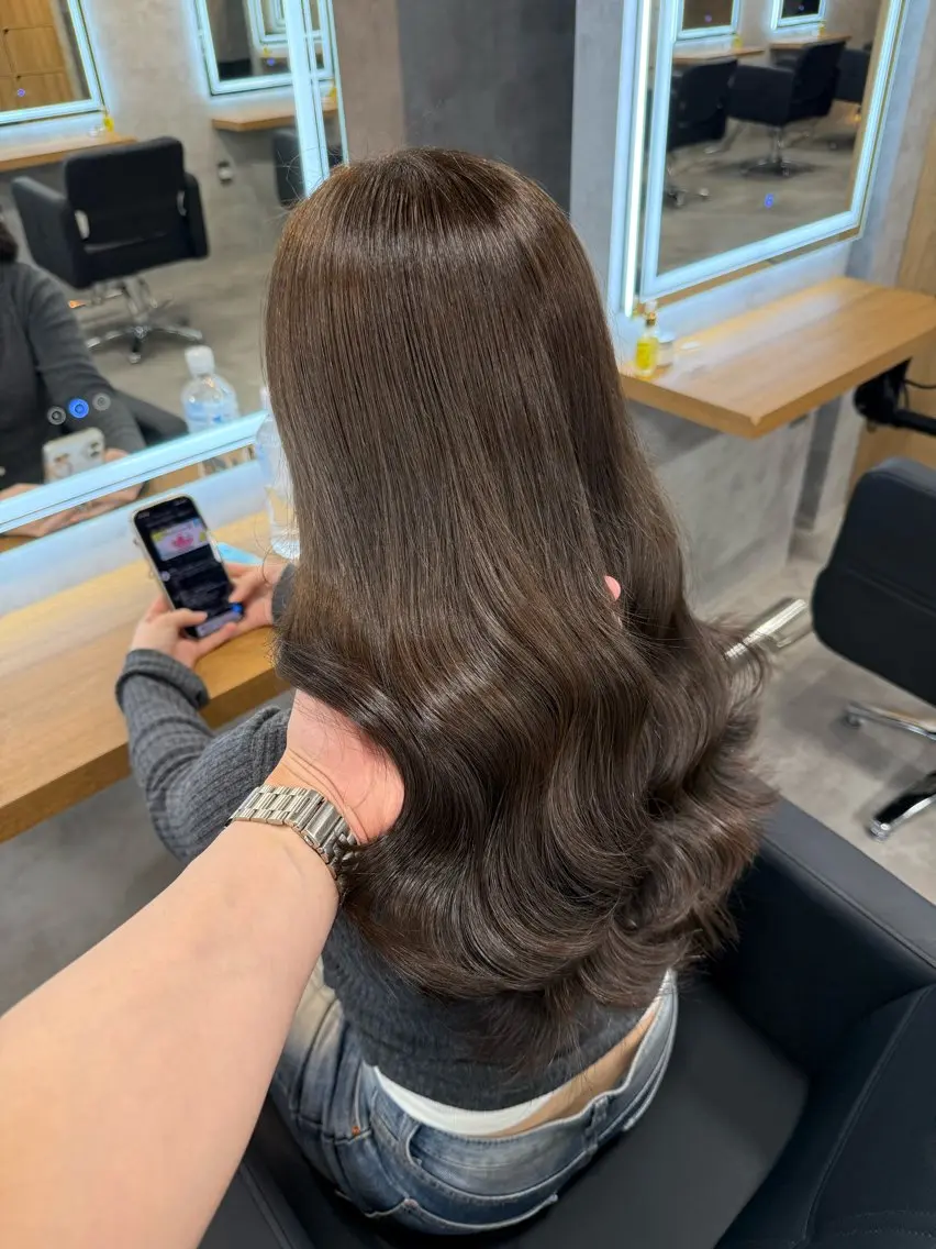 セミロング カラー ヘアアレンジ カット ヘアカラー トリートメント ヘアセット レイヤー×透明感カラ ーHAYATOのヘアスタイル