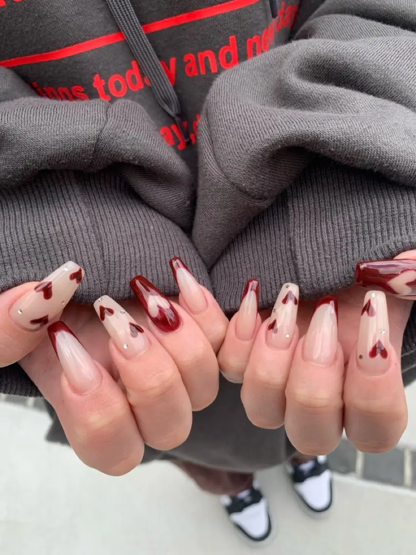 ネイル フレンチネイル ハート 持ち込み スカルプネイル 冬ネイル happiness nailのネイルデザイン