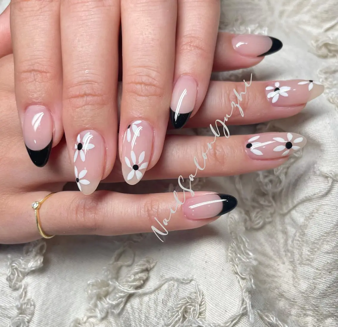 ネイル キラキラネイル ロングネイル マグネットネイル ミラーネイル ニュアンスネイル ハンドネイル MAKI💚💚💚 秋葉原.のネイルデザイン