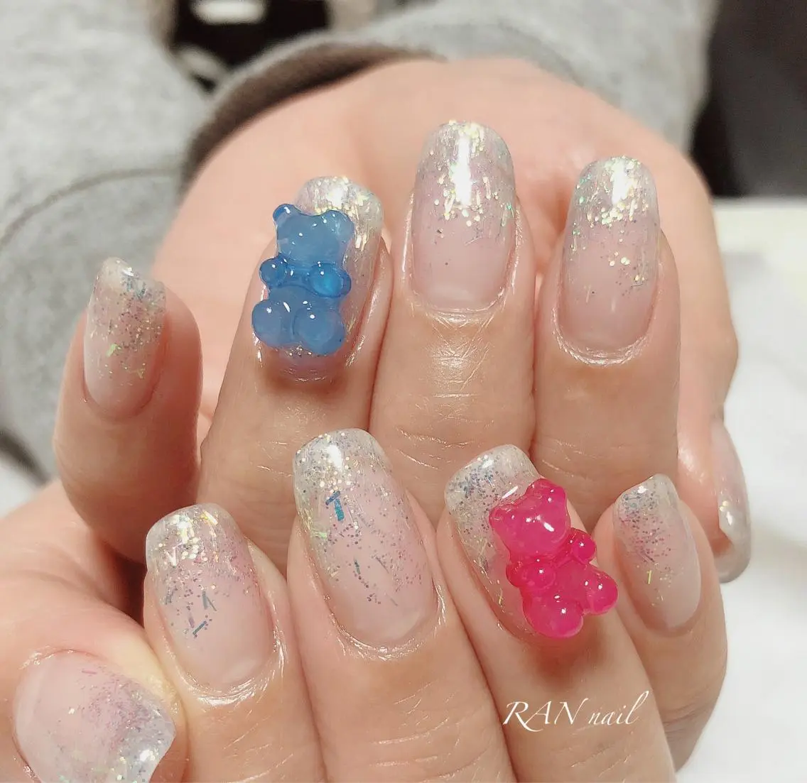 ネイル ジェルネイル グラデーション キラキラネイル ラメ(グリッター) シンプルネイル ハンドネイル フットネイル RAN nailのネイルデザイン