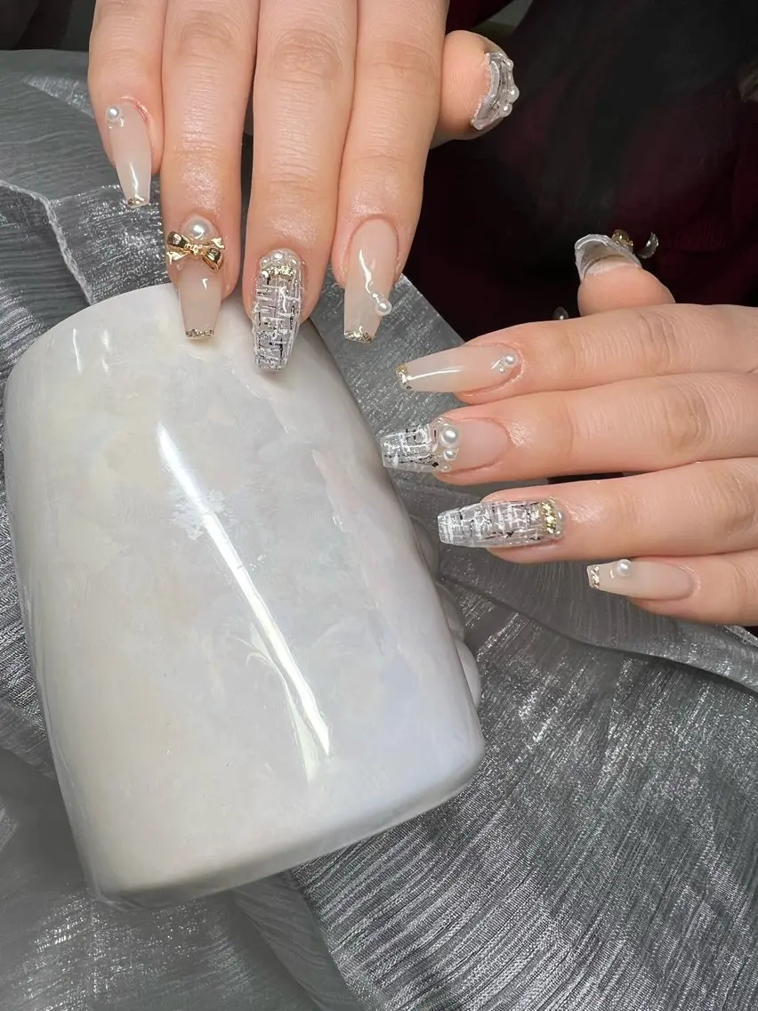 ネイル オーロラネイル チークネイル 長さ出し フットネイル フレンチネイル ハンドネイル Lee Nailsのネイルデザイン