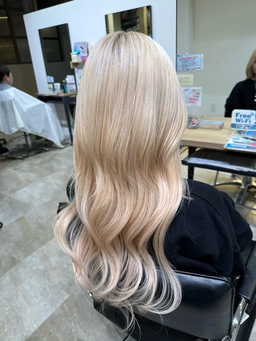 ロング カラー エクステ 望月 美玲のヘアスタイル