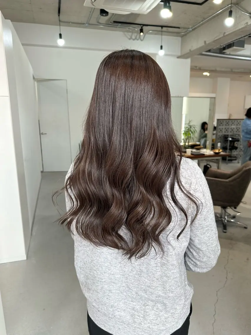 ロング カット ヘアカラー トリートメント カイリ /レイヤーカットのヘアスタイル