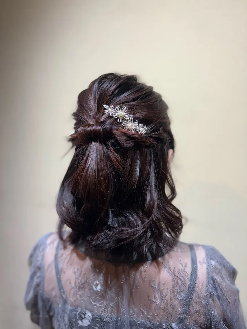 ミディアム ヘアアレンジ ハーフアップ 結婚式・ブライダル saya (サヤ)のヘアスタイル