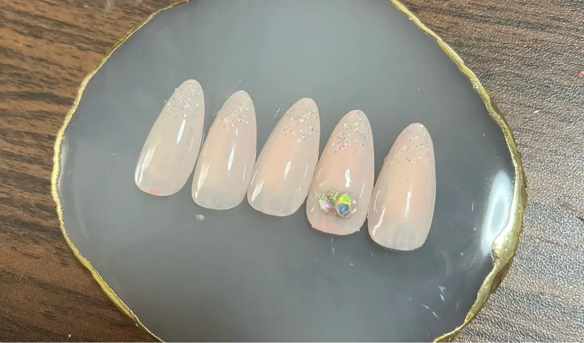 ネイル キラキラネイル ラメ(グリッター) シンプルネイル Nail ecxia ／Reikaのネイルデザイン