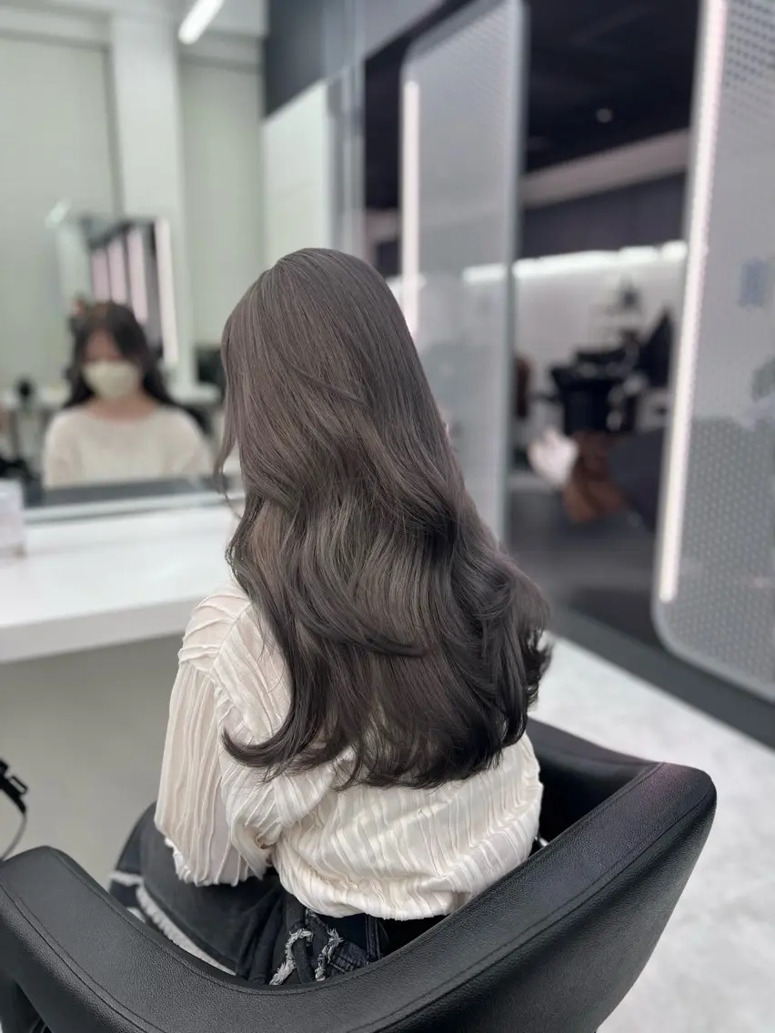 ロング カラー ヘアアレンジ カット ヘアカラー トリートメント ヘッドスパ ヘアセット 💍透明感×韓流ハイ トーン💍RYUTAのヘアスタイル
