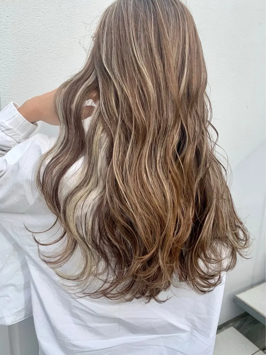 ロング カラー ブリーチ ケアブリーチ ハイライトカラー ハイライト ☀️東京→岡崎☀️ ハイライト青山彪雅のヘアスタイル