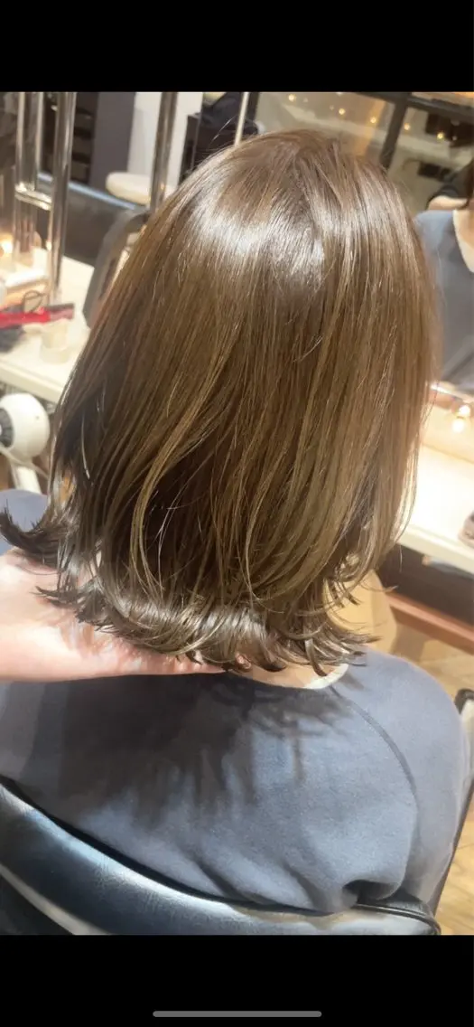 ミディアム カラー ボブレイヤー ベージュカラー ブリーチ ブリーチなしカラー ボブ カット ヘアカラー トリートメント ご新規様限定 透明感カラーKANAのヘアスタイル