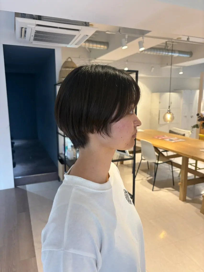 ショート ニトウ レイナのヘアスタイル