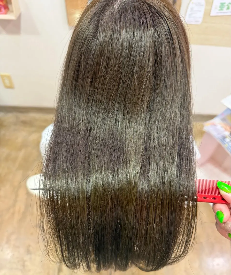 ミディアム 西川 礼菜のヘアスタイル