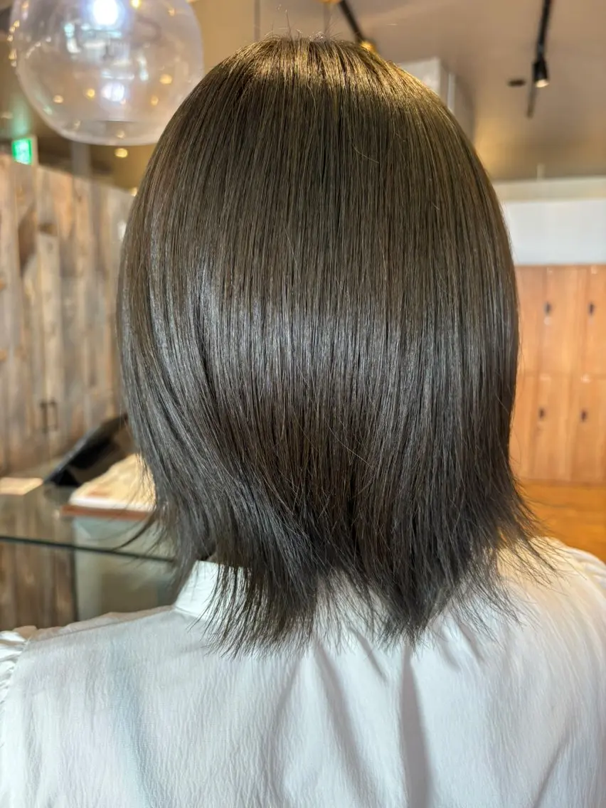 ショート カラー ベージュカラー オリーブベージュ 🎀ワンレンボブ🎀 ワンカラー　あゆみのヘアスタイル