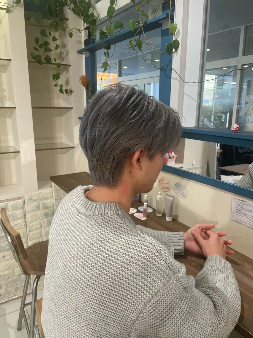 カラー 透明感カラー シルバー luck みうのヘアスタイル