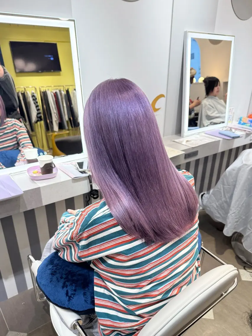 ロング パープルカラー ヘアカラー echelle 🐈⬛瑠菜のヘアスタイル