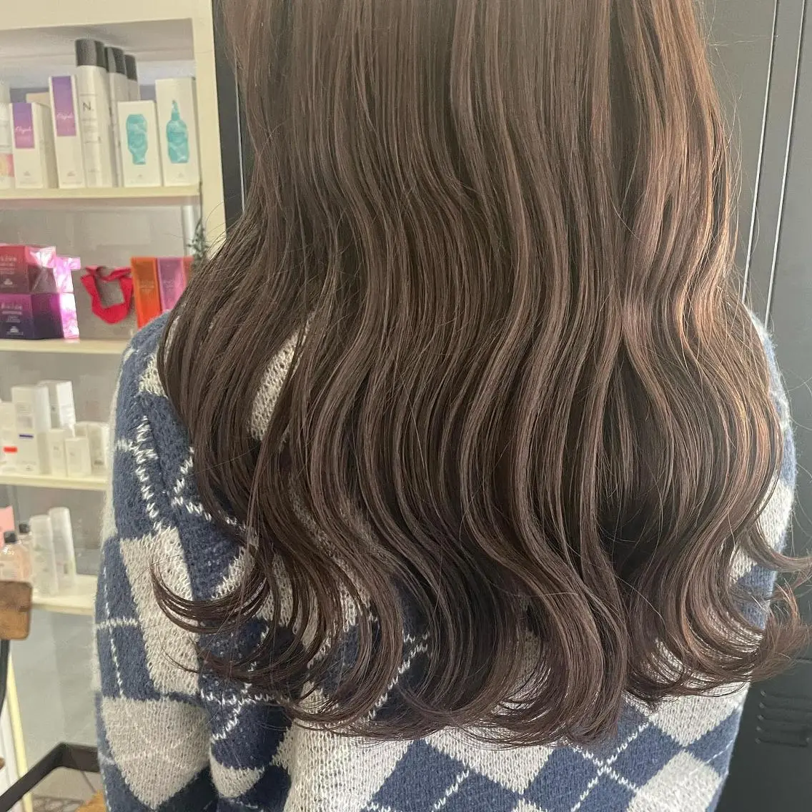 ミディアム カラー ブリーチ ダブルカラー イヤリングカラー トリートメント 吉村 夏椰のヘアスタイル