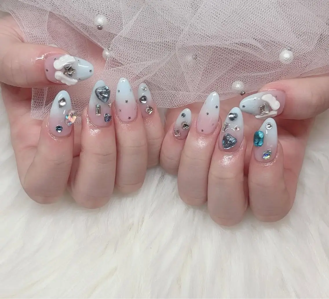 ネイル アートネイル フレンチネイル ジェルネイル キラキラネイル ニュアンスネイル ハンドネイル Ryu Nail NekoChanのネイルデザイン