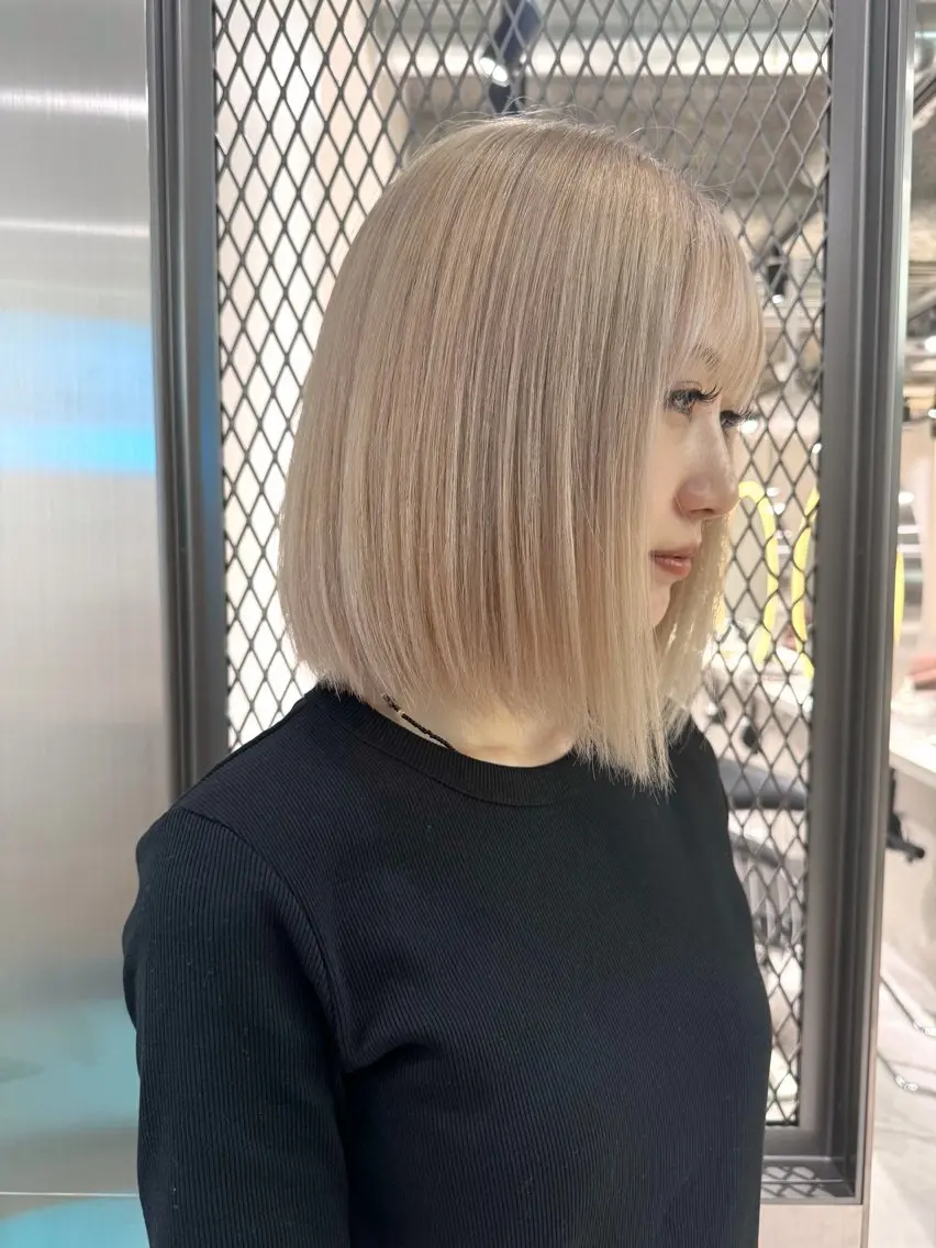 ミディアム カラー ベージュカラー ブリーチ 透明感カラー グレージュ ハイトーンカラー ヘアカラー 佐渡優 365連勤する美容師のヘアスタイル